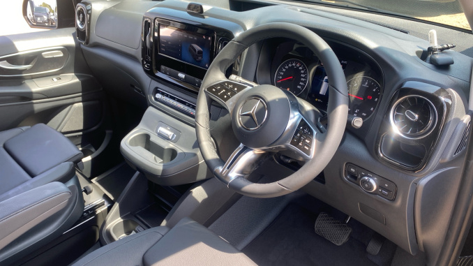 Mercedes-Benz Vito L2 Diesel Rwd 119CDI Select Crew Van 9G-Tronic - Image 3